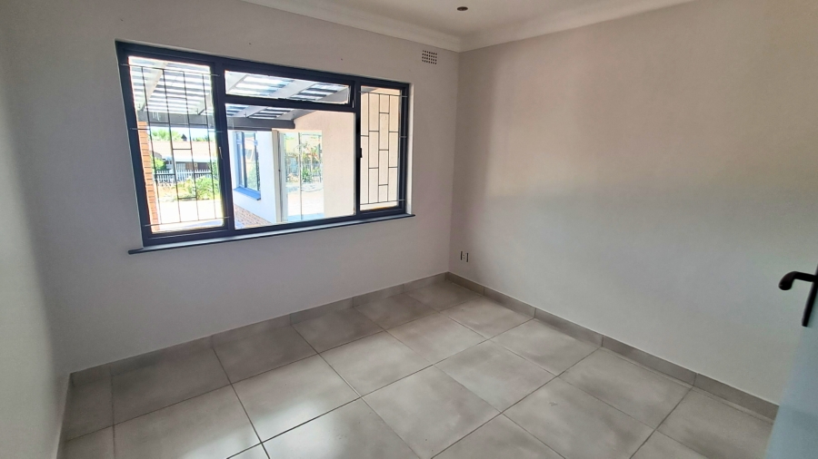 To Let 3 Bedroom Property for Rent in Ruwari Western Cape